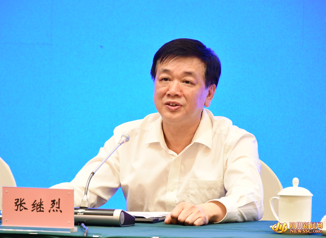 尊龙凯时人生就是搏电气集团副总经理、党组成员张继烈_副本.jpg